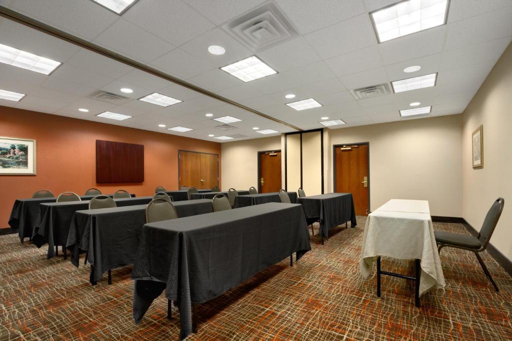 Country Inn & Suites By Radisson, Wolfchase-Memphis, Tn מראה חיצוני תמונה
